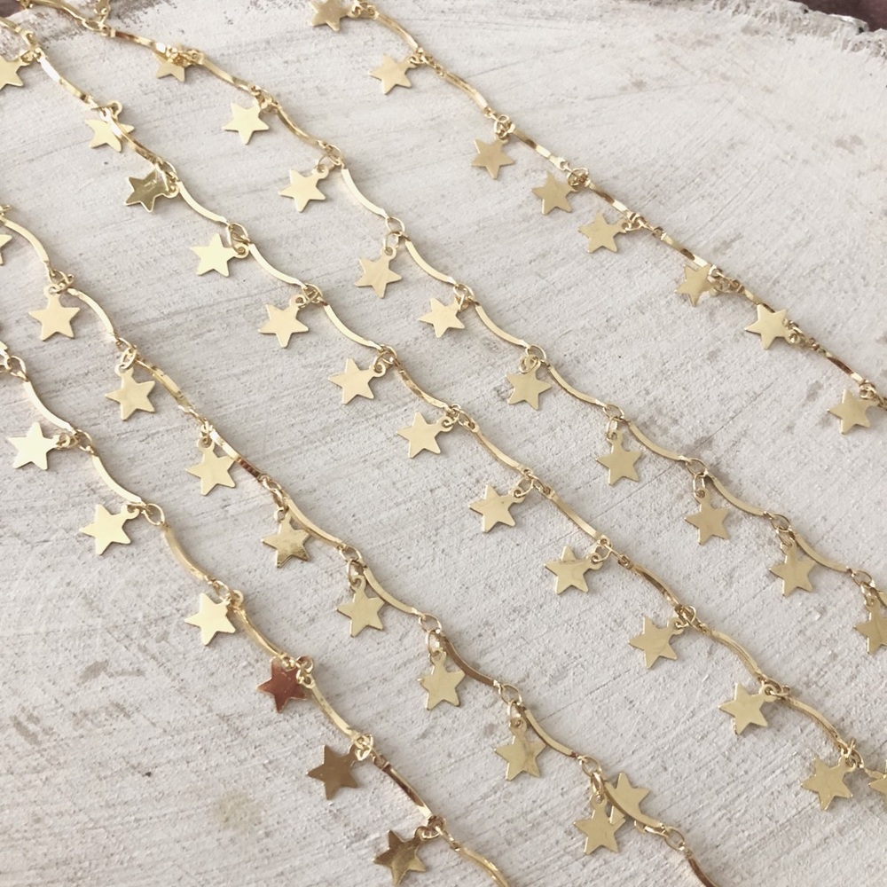 Gold dainty star choker necklace
